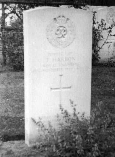 Died 14th November 1944 at Maas, Holland and he is buried in Mierlo Holland